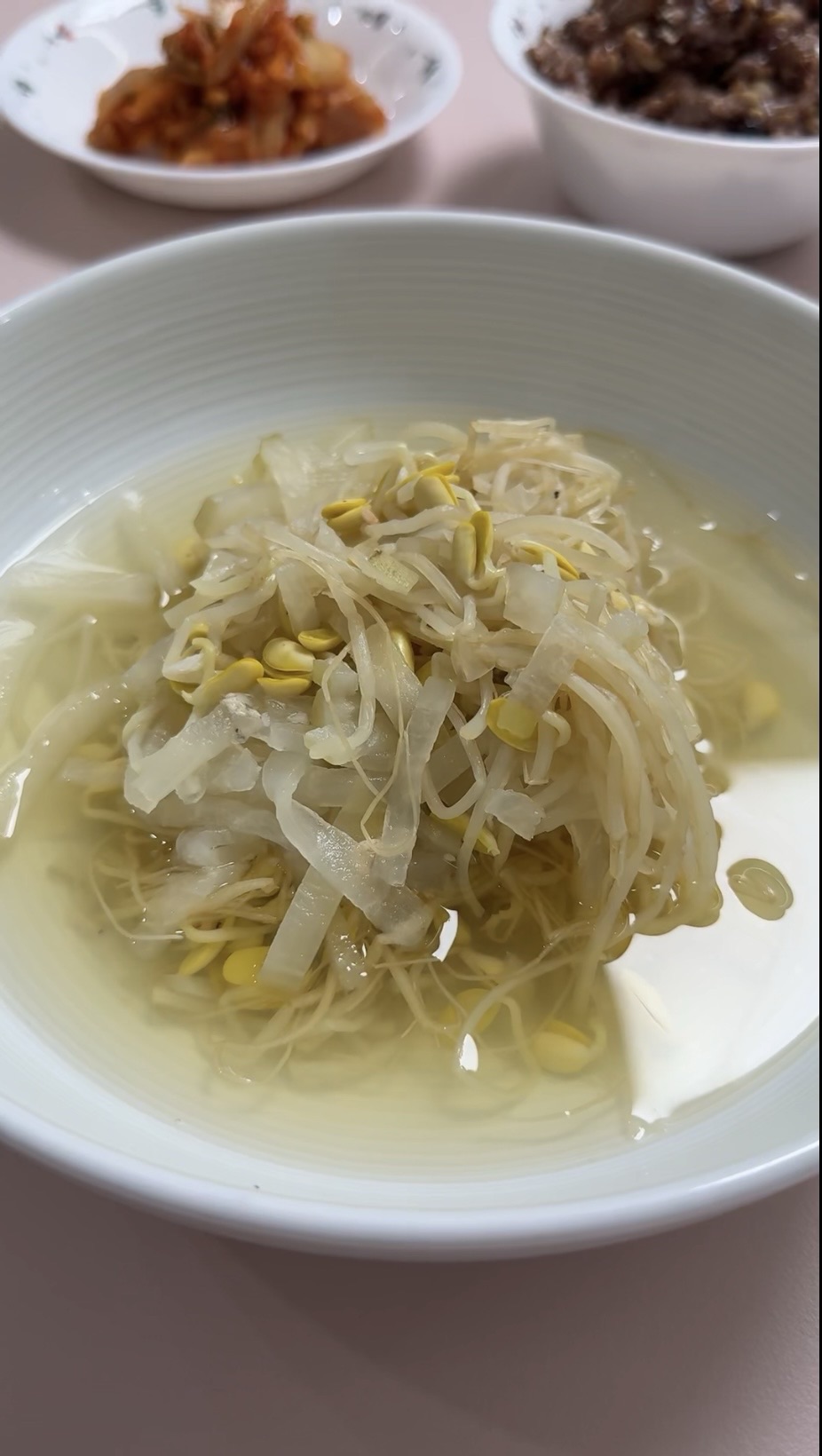 Gastronomie coréenne · Cuisine du quotidien : Kongnamul-guk&nbsp;(콩나물국)